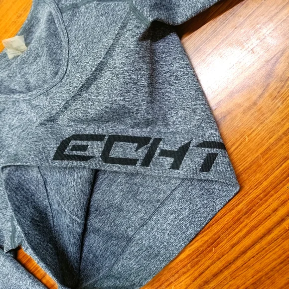 Echt Tops Echt Arise Scrunch Cropped Long Sleeve - Picture 4 of 6